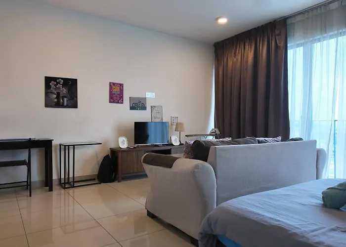Trefoil@Setia City, Studio Unit,Homestay